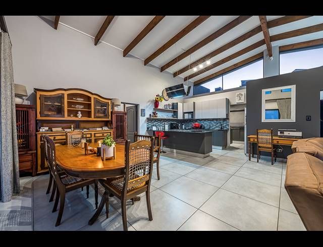 5 BEDROOM HOUSE FOR SALE IN ISLAND VIEW